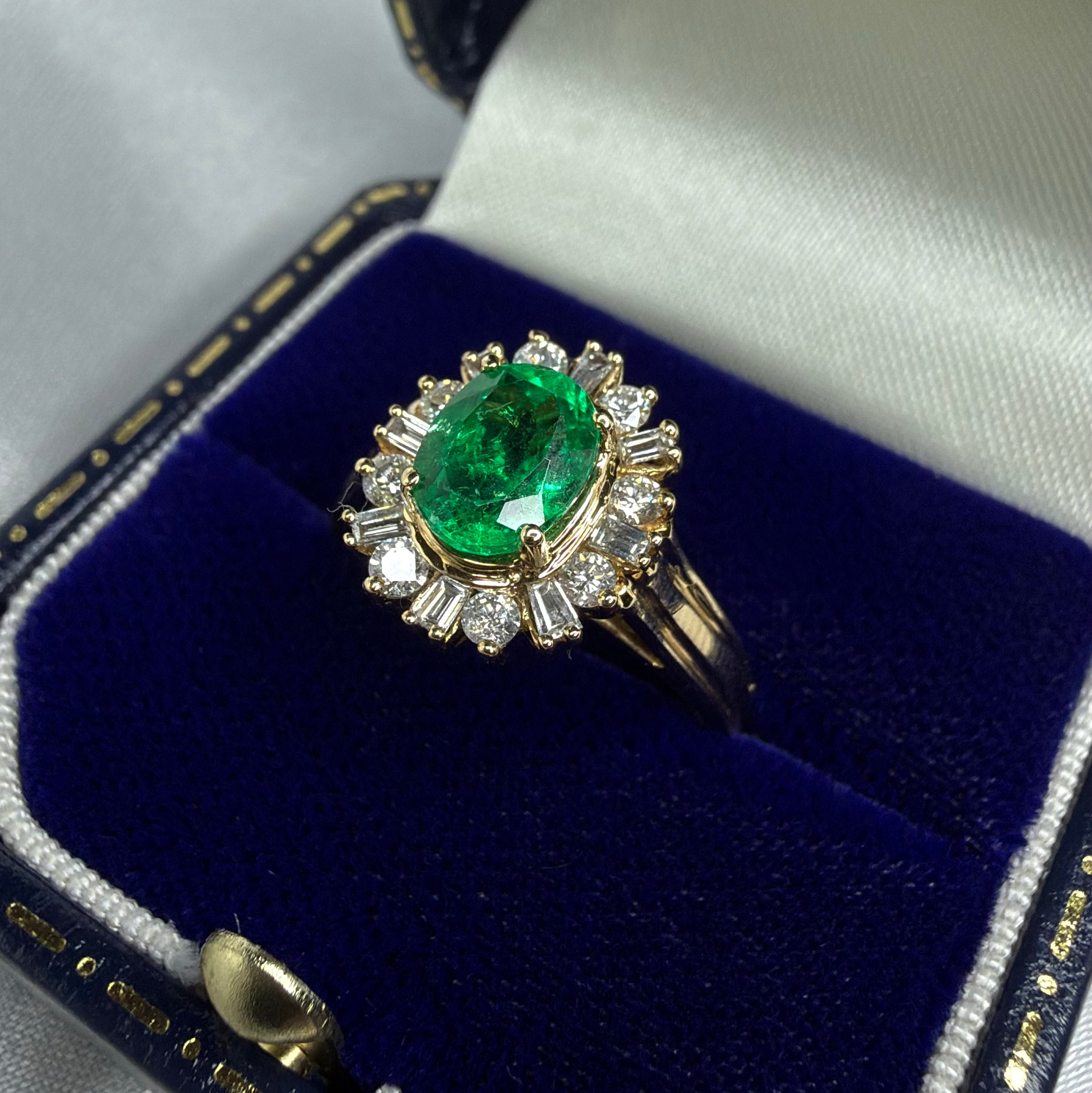 18ct gold Emerald and Diamond Daisy Ring - Size K 1/2