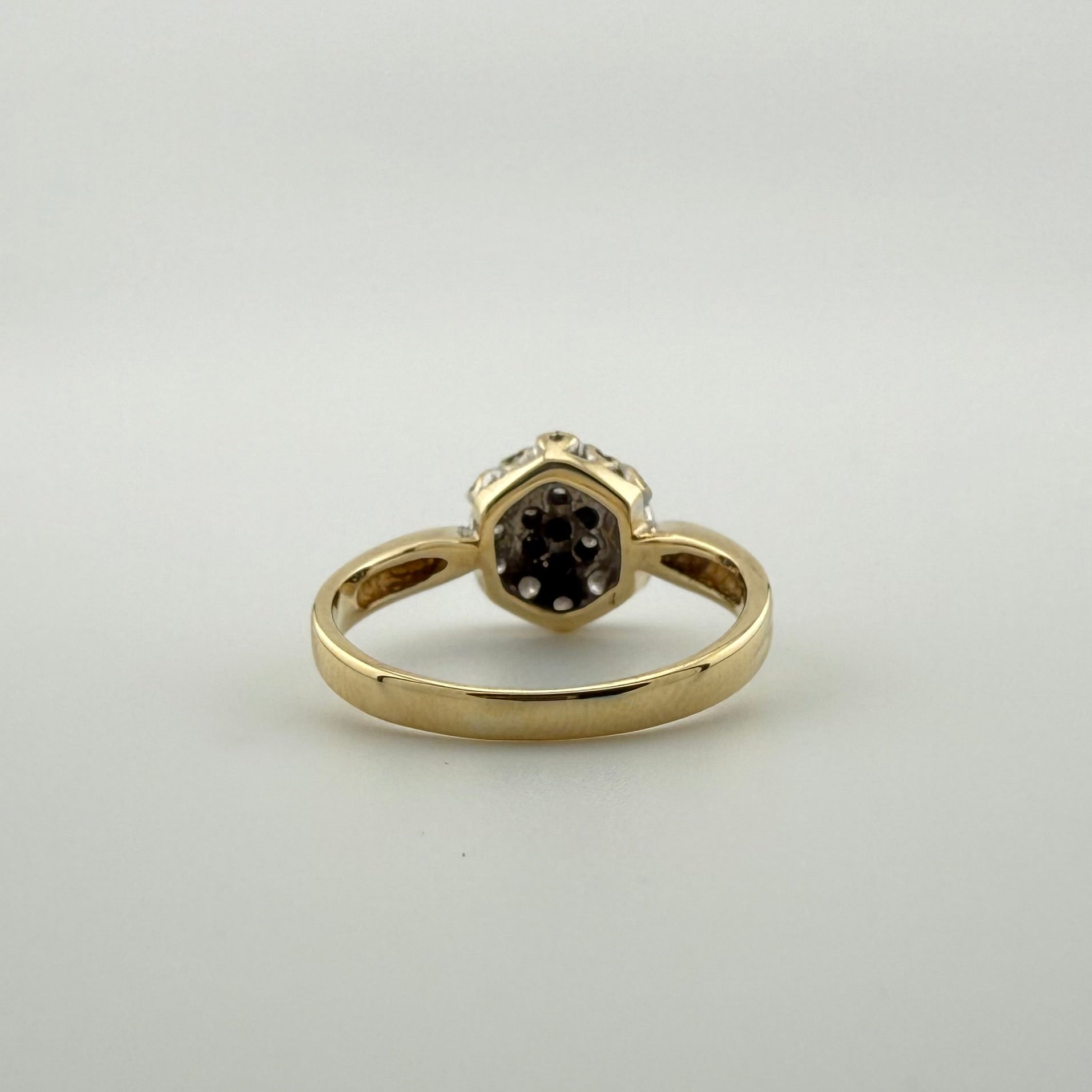 9ct Yellow Gold Diamond Cluster Ring - Size M