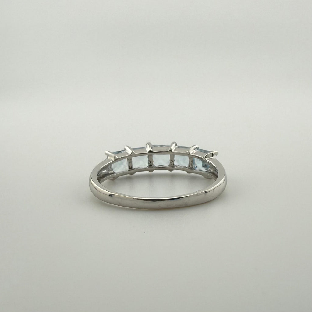 9ct White Gold Five-Stone Aquamarine Ring - Size Q