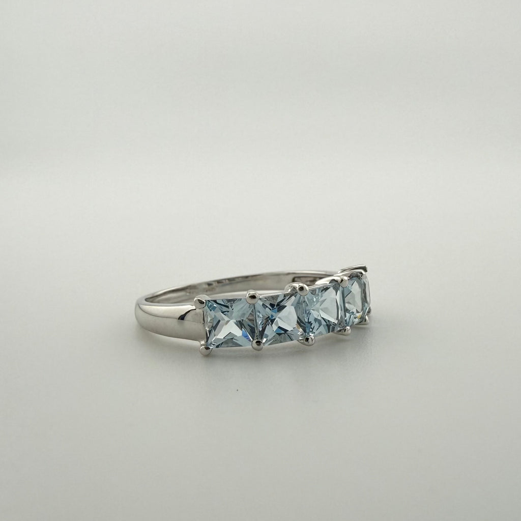 9ct White Gold Five-Stone Aquamarine Ring - Size Q