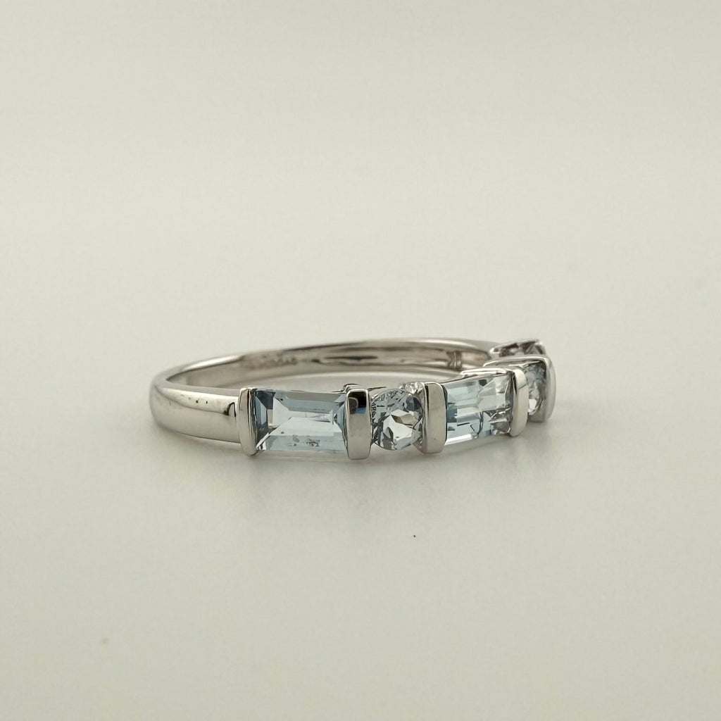 9ct White Gold Aquamarine Multi-Stone Ring - Size P 1/2