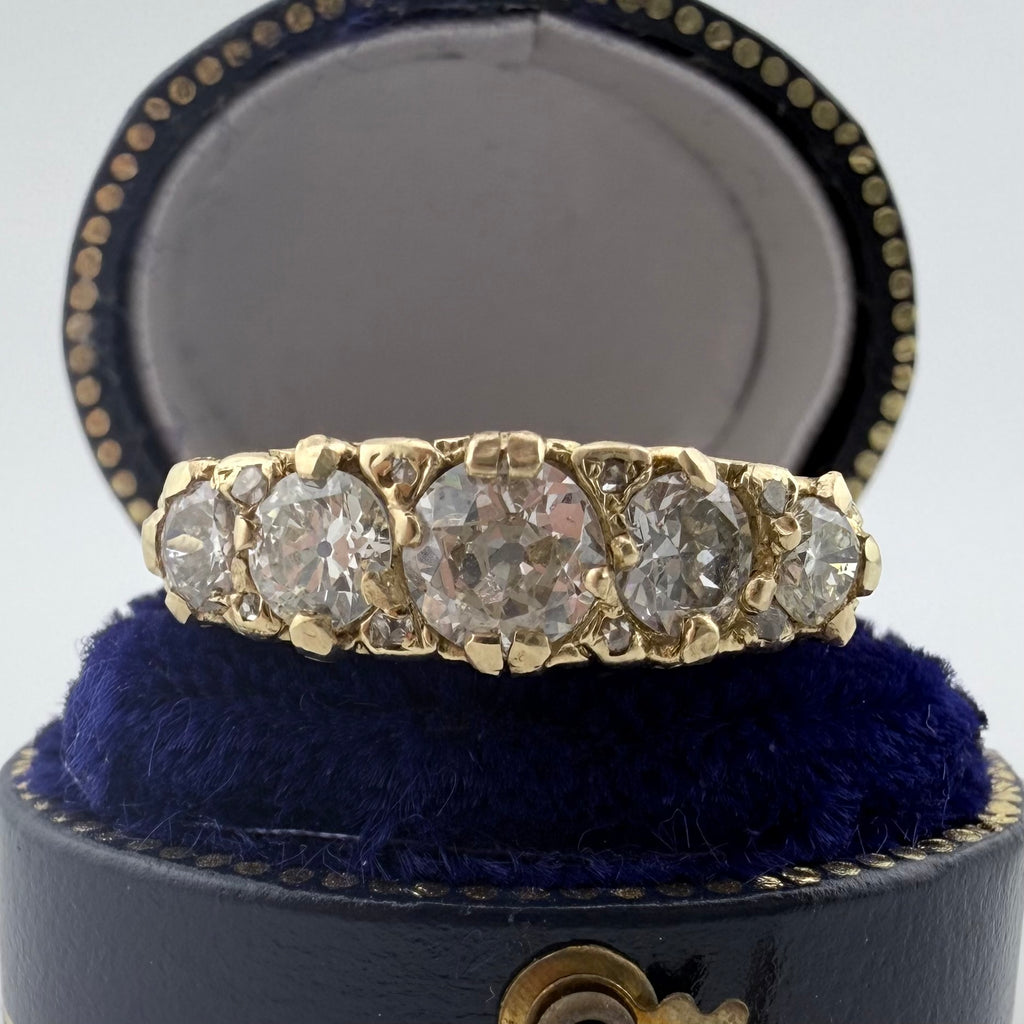 18ct Yellow Gold Antique Diamond Ring  approx. 1.5ct