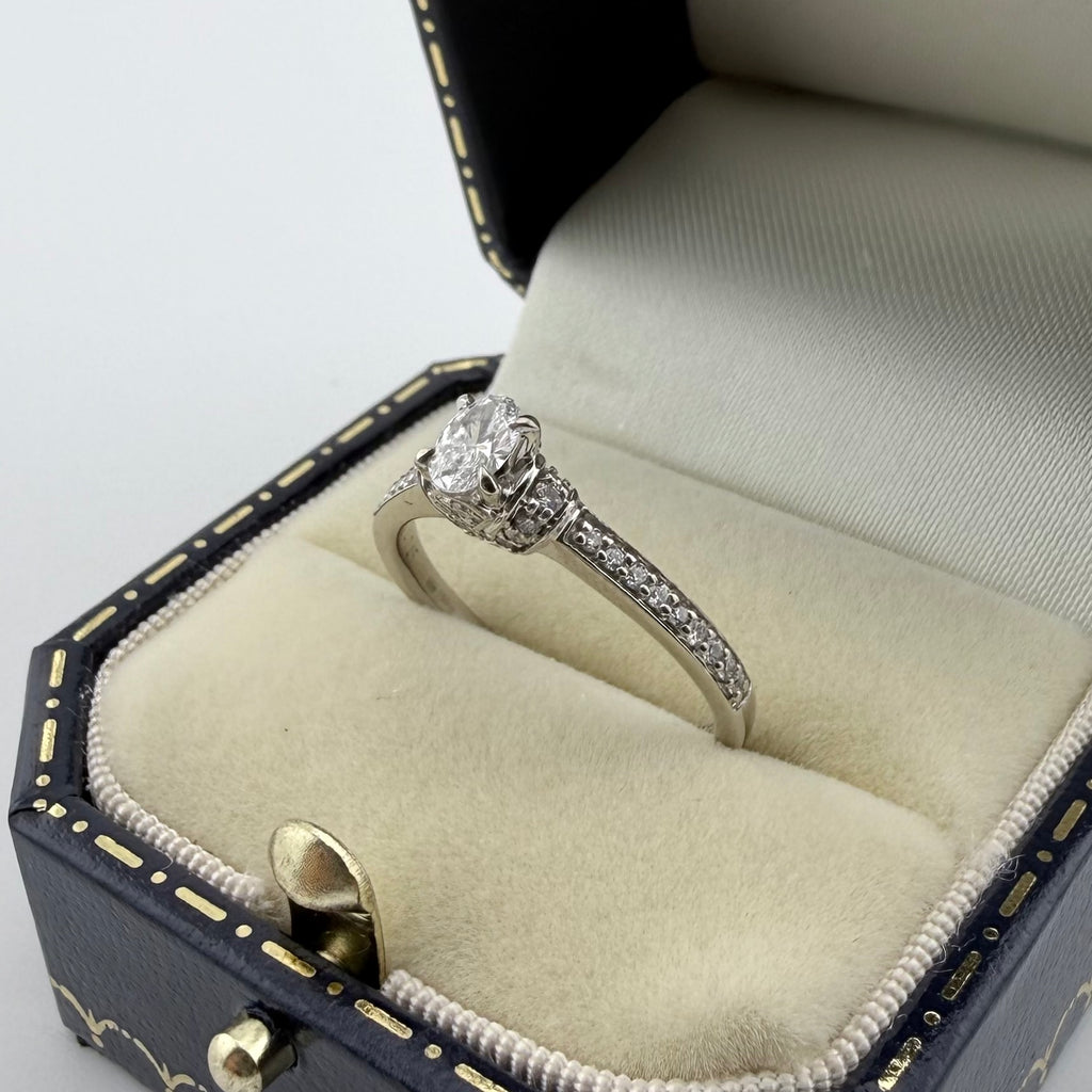 18ct White Gold Natural Diamond Ring - Size M 1/2