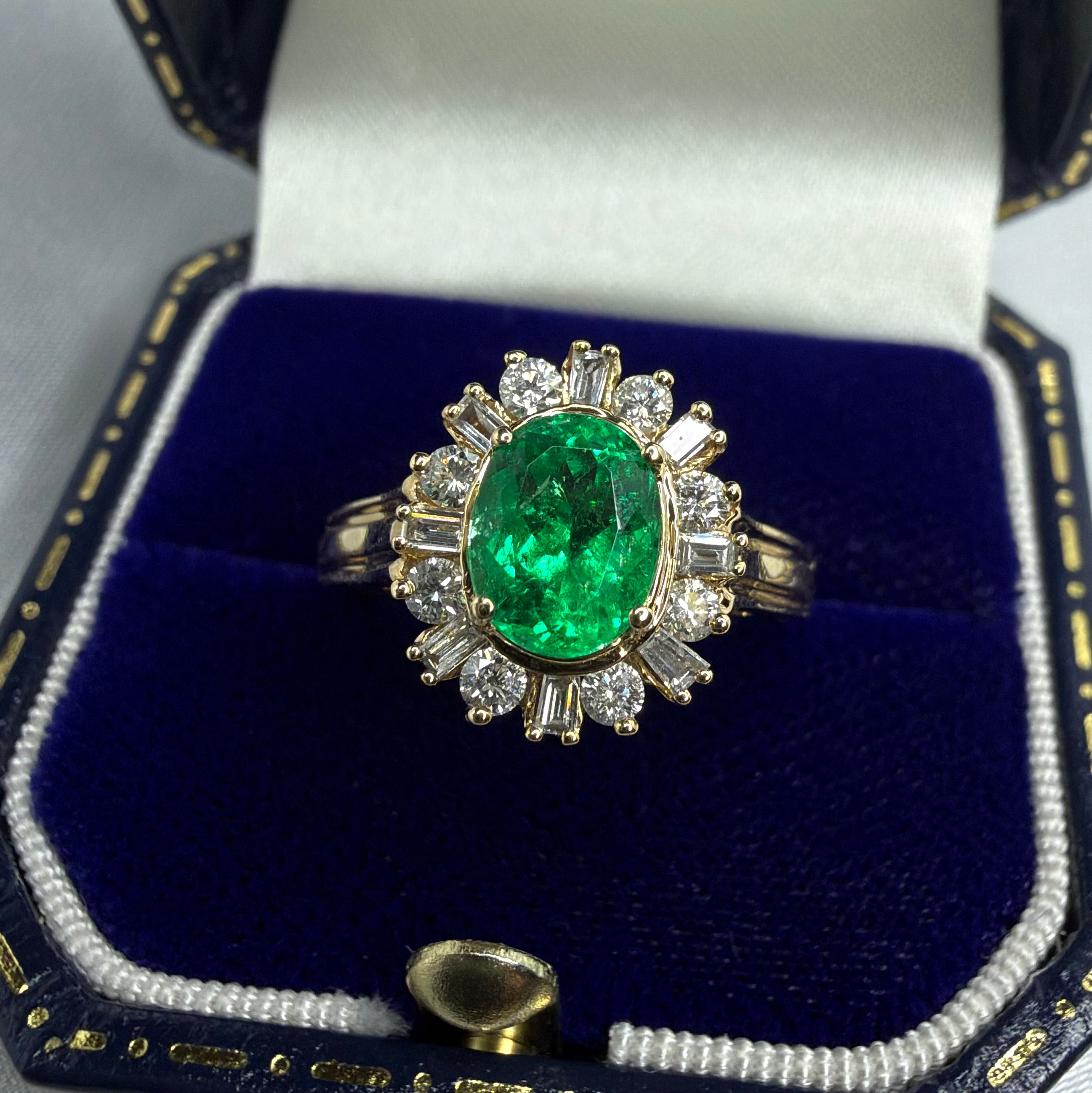 18ct gold Emerald and Diamond Daisy Ring - Size K 1/2