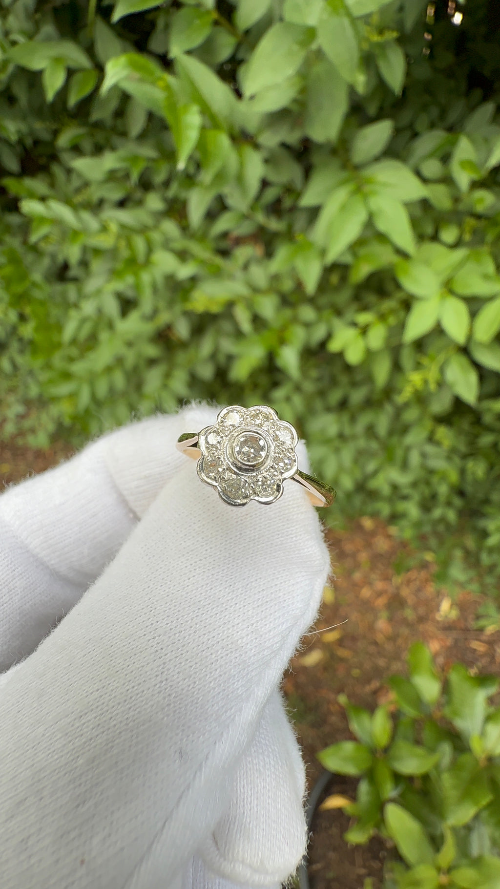 18ct Original Art Deco Daisy Diamond Ring | Size M