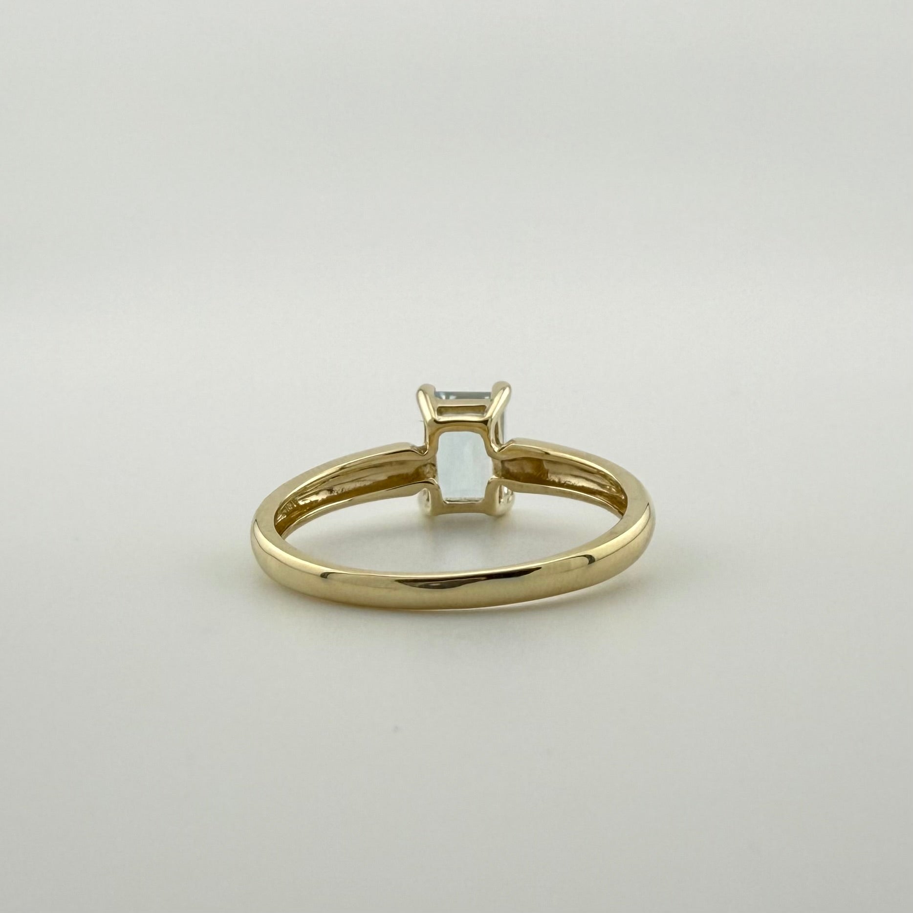 9ct Yellow Gold Emerald-Cut Aquamarine Solitaire Ring - Size P
