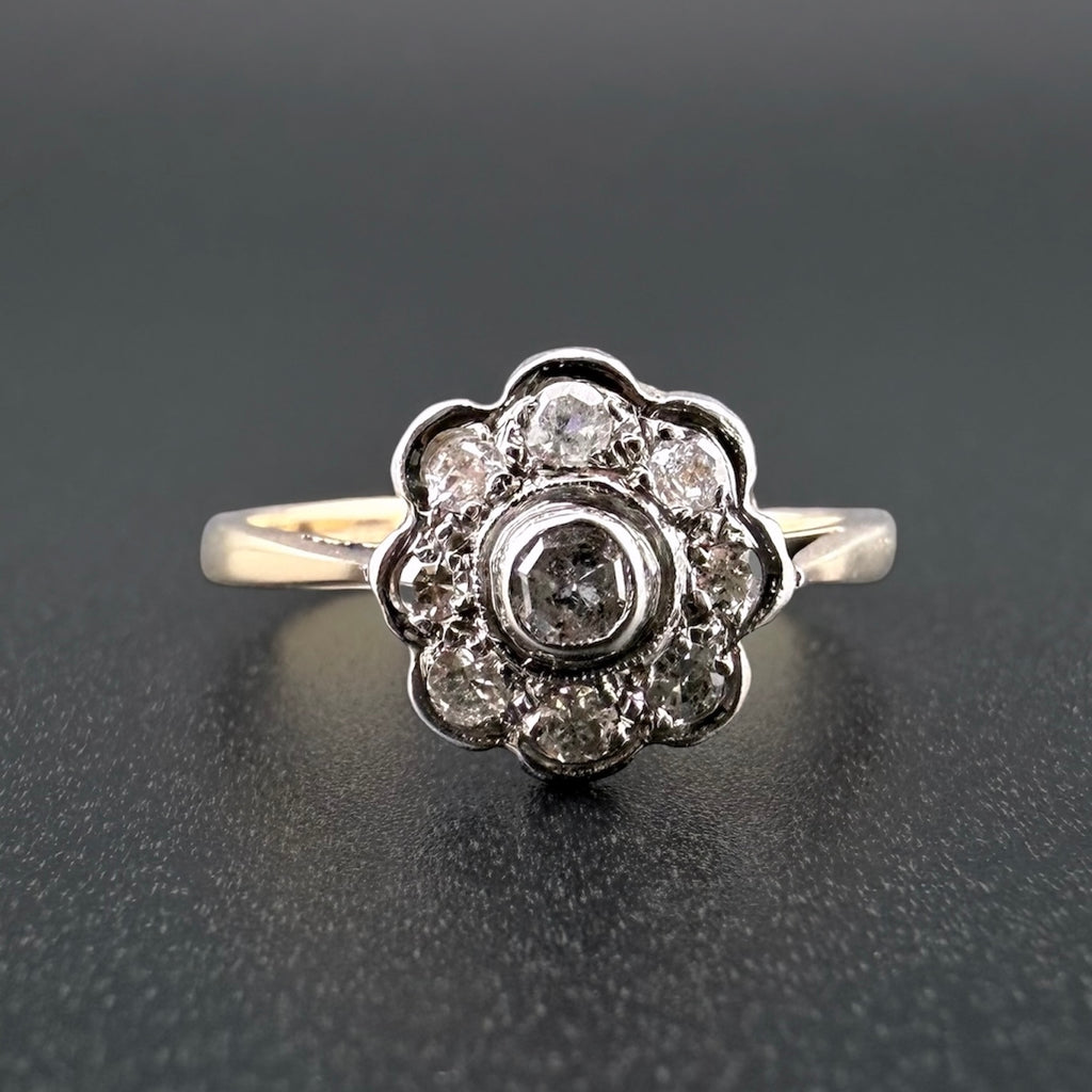 18ct Original Art Deco Daisy Diamond Ring | Size M