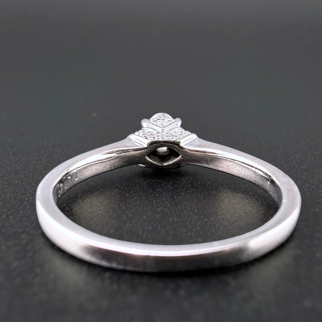 18ct White Gold Natural Diamond Ring - Size M 1/2