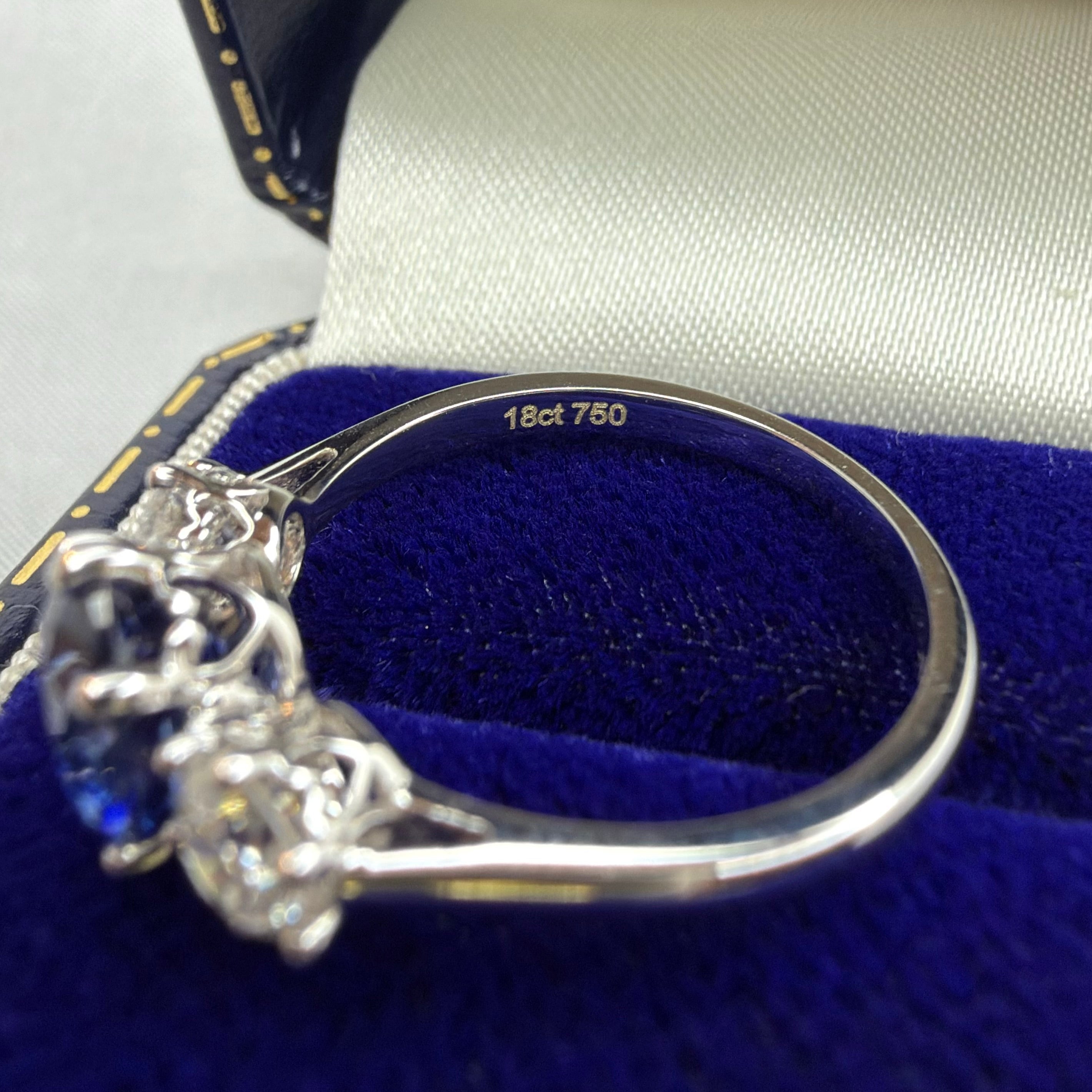 18ct Gold Natural Sapphire and Diamond Ring - Size M