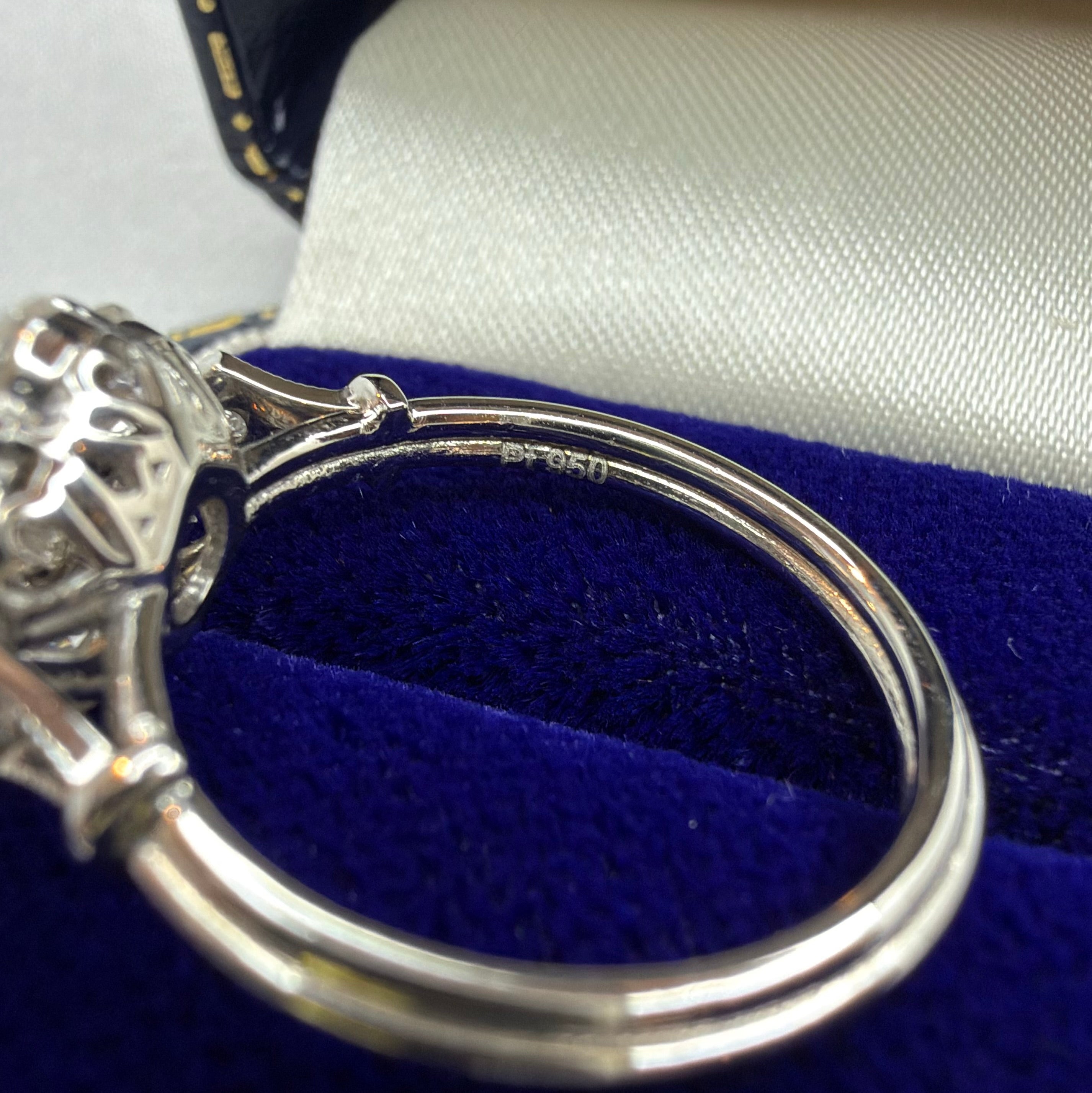 Plat 950 1.5ct diamond Daisy Ring - Size L 1/2