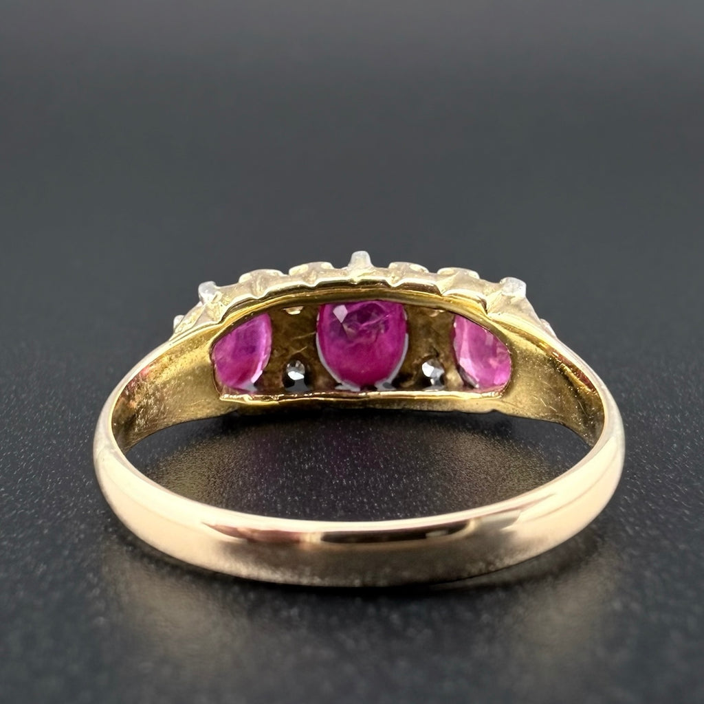 18ct Yellow Gold Antique Ruby & Diamond Ring c.Early 1900s
