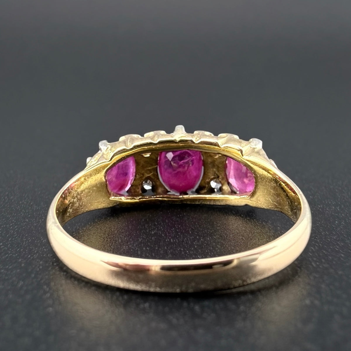 18ct Yellow Gold Antique Ruby & Diamond Ring c.Early 1900s