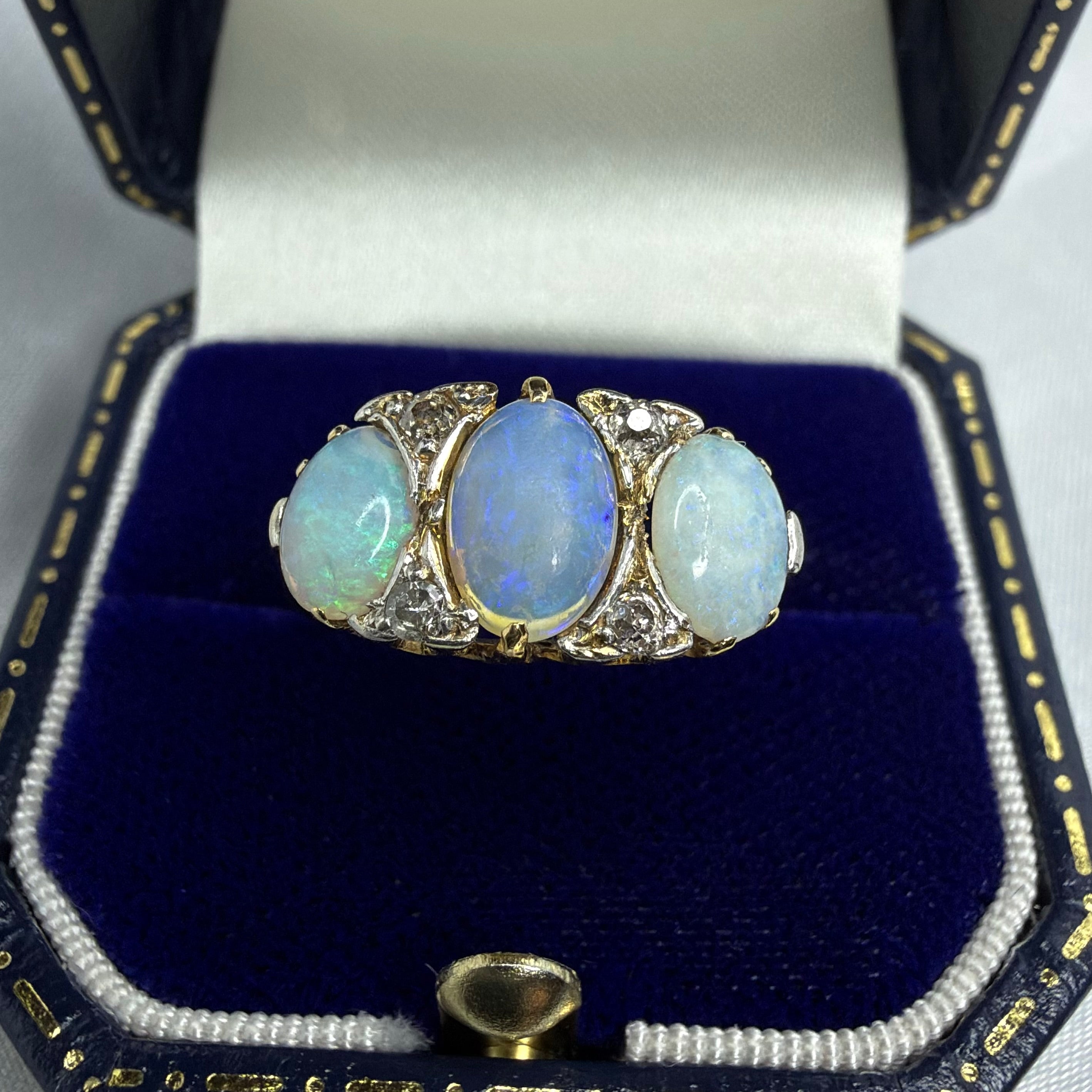 18ct gold Opal and Diamond Ring - Size O 1/2