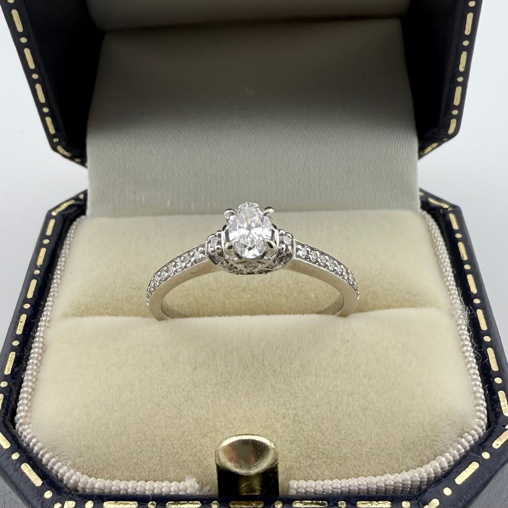 18ct White Gold Natural Diamond Ring - Size M 1/2