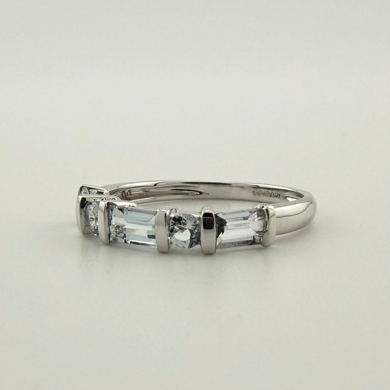 9ct White Gold Aquamarine Multi-Stone Ring - Size P 1/2