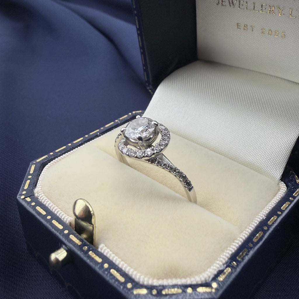 Platinum 0.70ct IGI-Certified Lab-Grown Diamond Twist Ring, E VS1