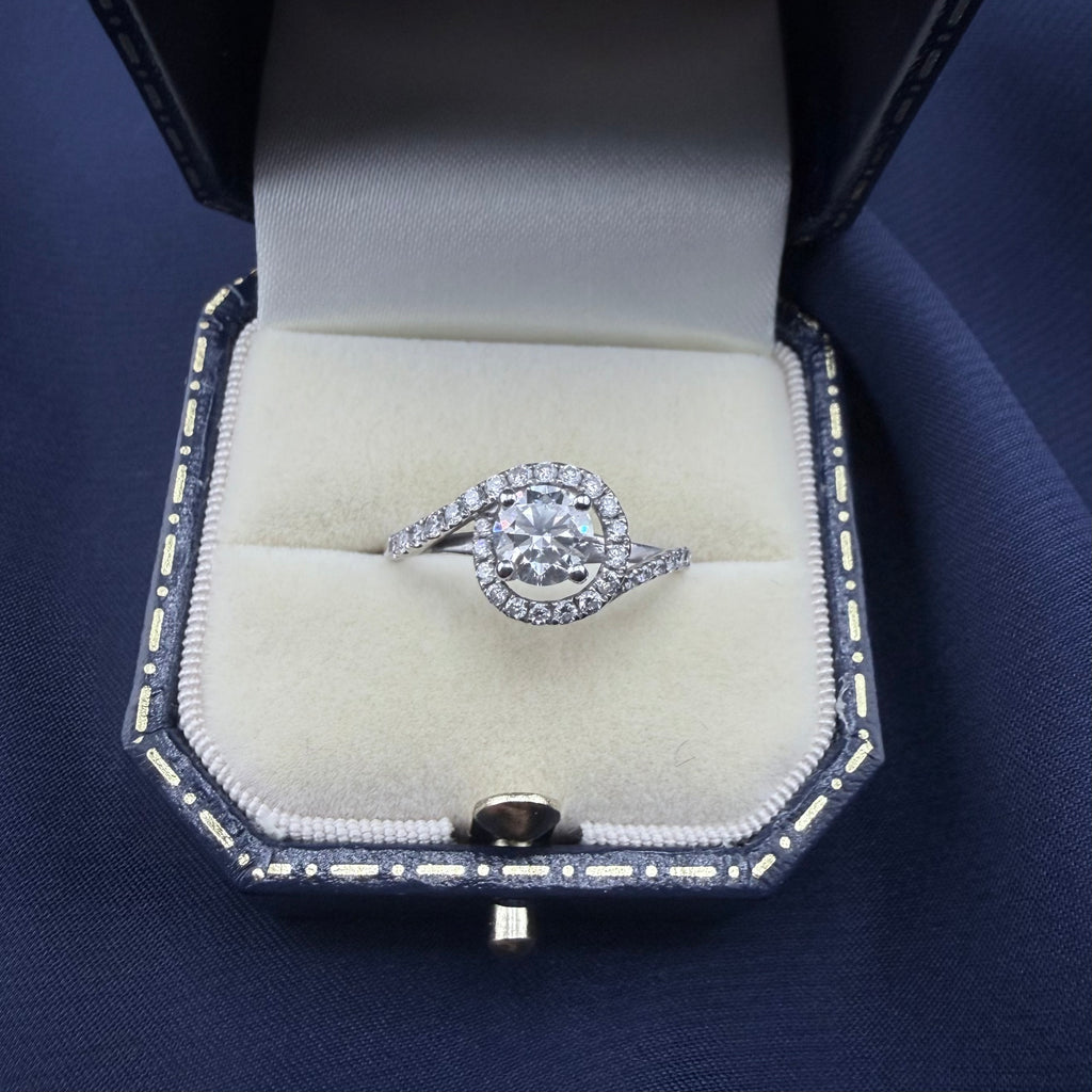 Platinum 0.70ct IGI-Certified Lab-Grown Diamond Twist Ring, E VS1