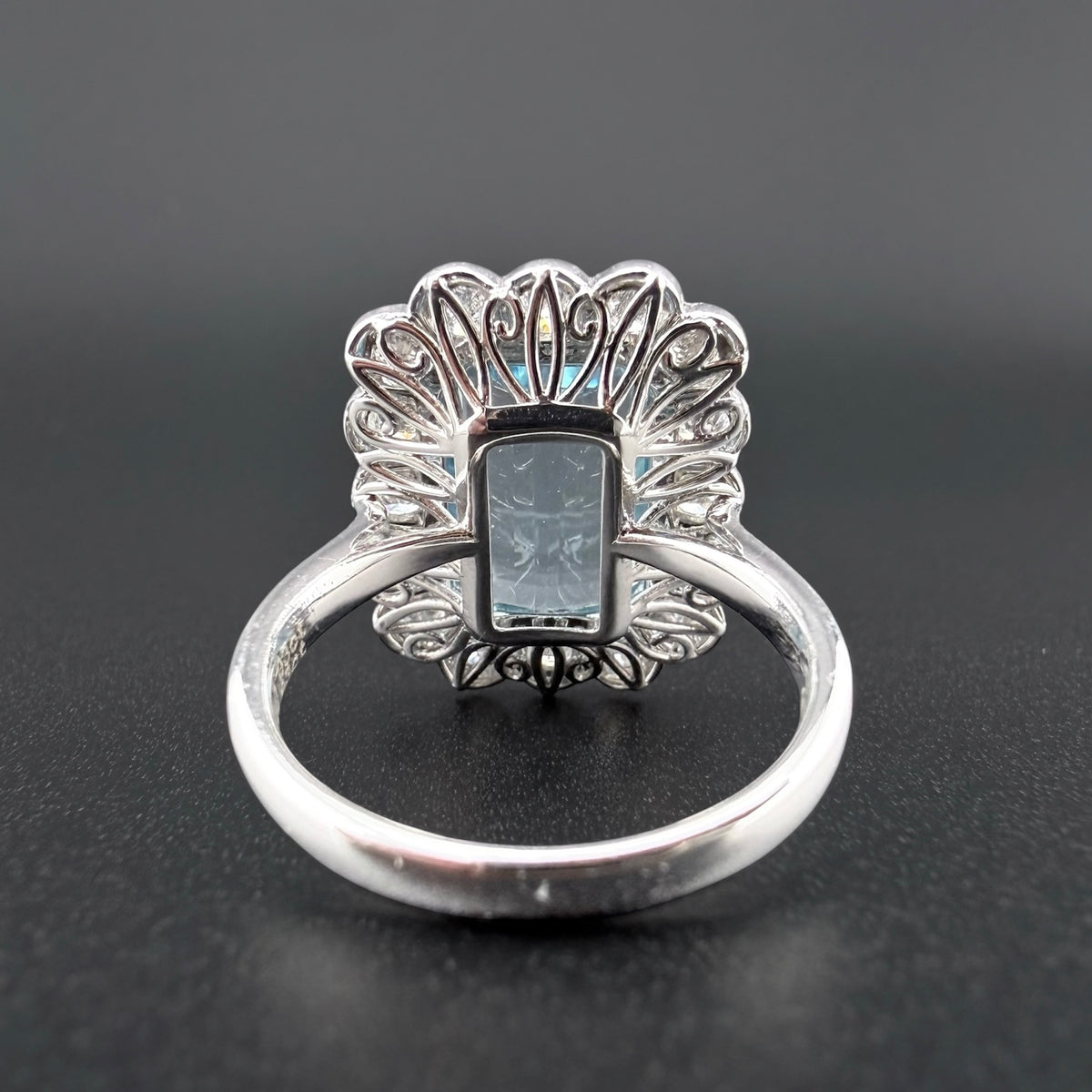 18ct White Gold 3.93ct Natural Aquamarine & Diamond Ring - Size L 1/2