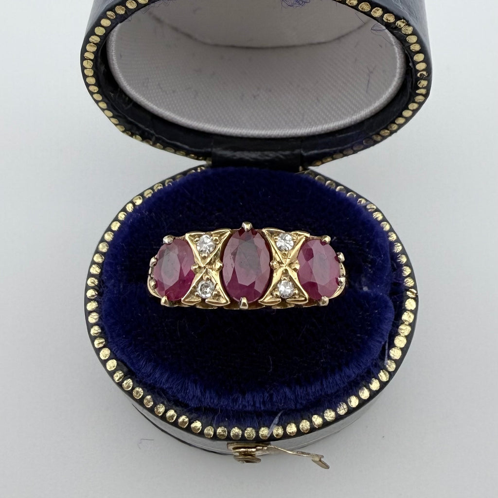 18ct Yellow Gold Antique Ruby & Diamond Ring c.Early 1900s