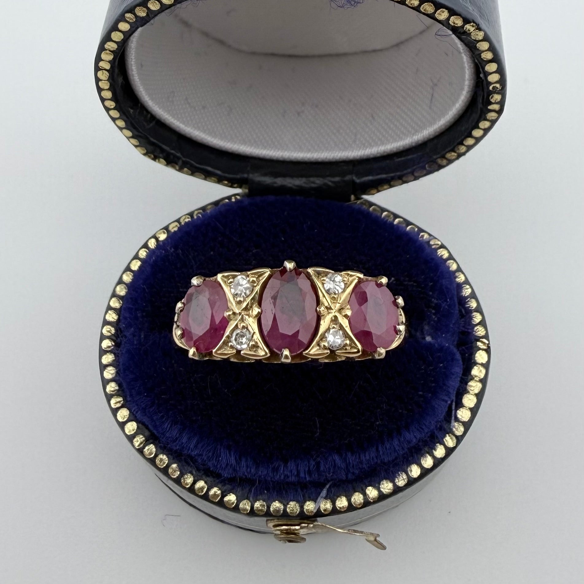 18ct Yellow Gold Antique Ruby & Diamond Ring c.Early 1900s