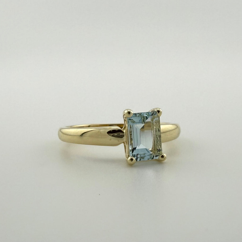 9ct Yellow Gold Emerald-Cut Aquamarine Solitaire Ring - Size P