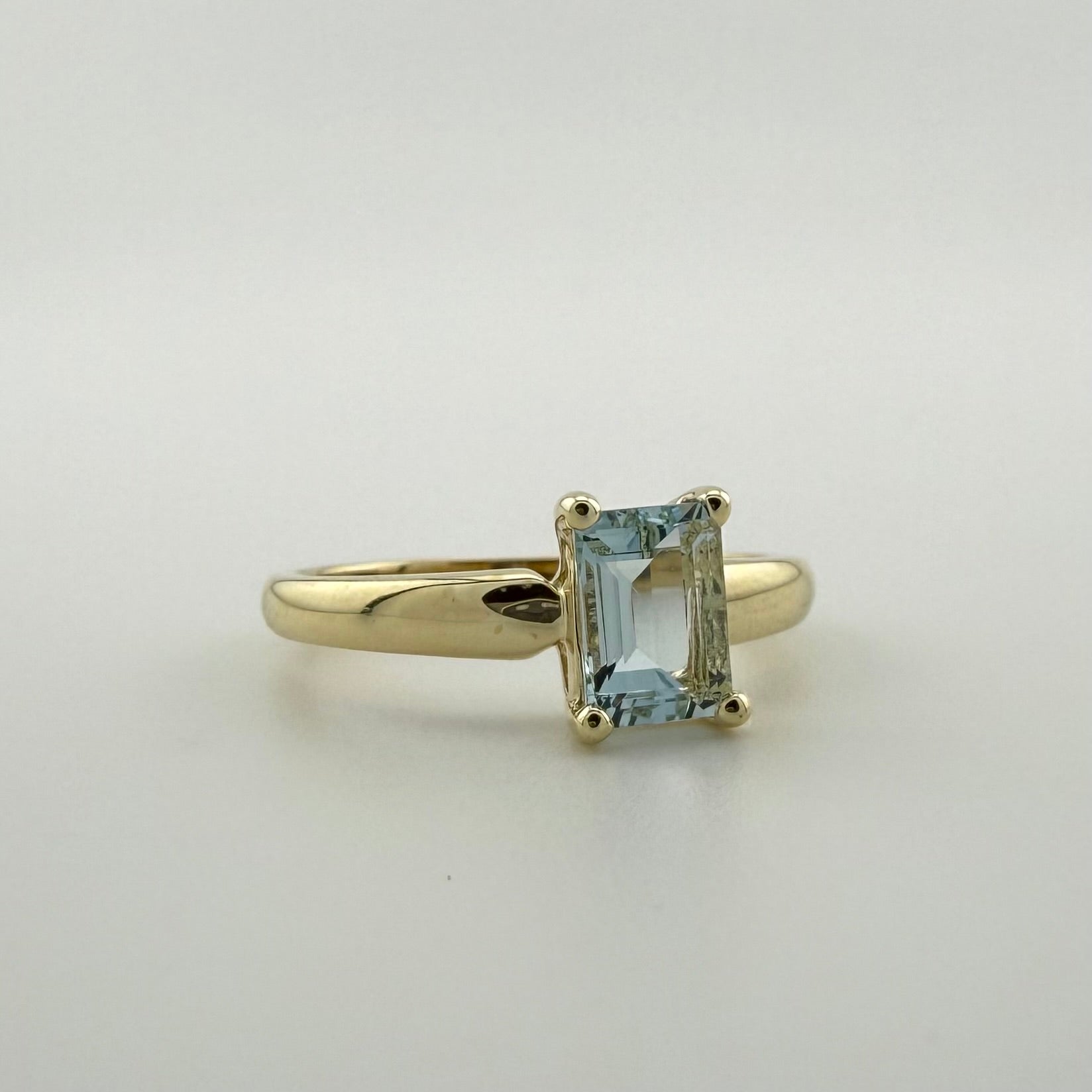 9ct Yellow Gold Emerald-Cut Aquamarine Solitaire Ring - Size P