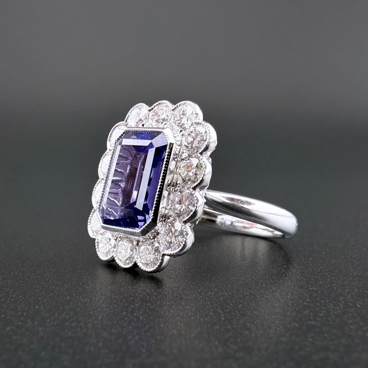 18ct White Gold Natural Tanzanite & Diamond Ring - 3.30ct Tanzanite - Size L 1/2