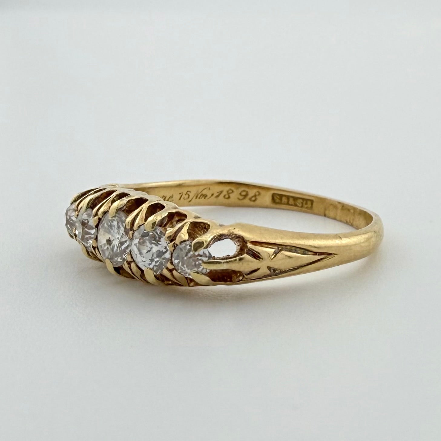 18ct Yellow Gold Antique Five-Stone Diamond Ring