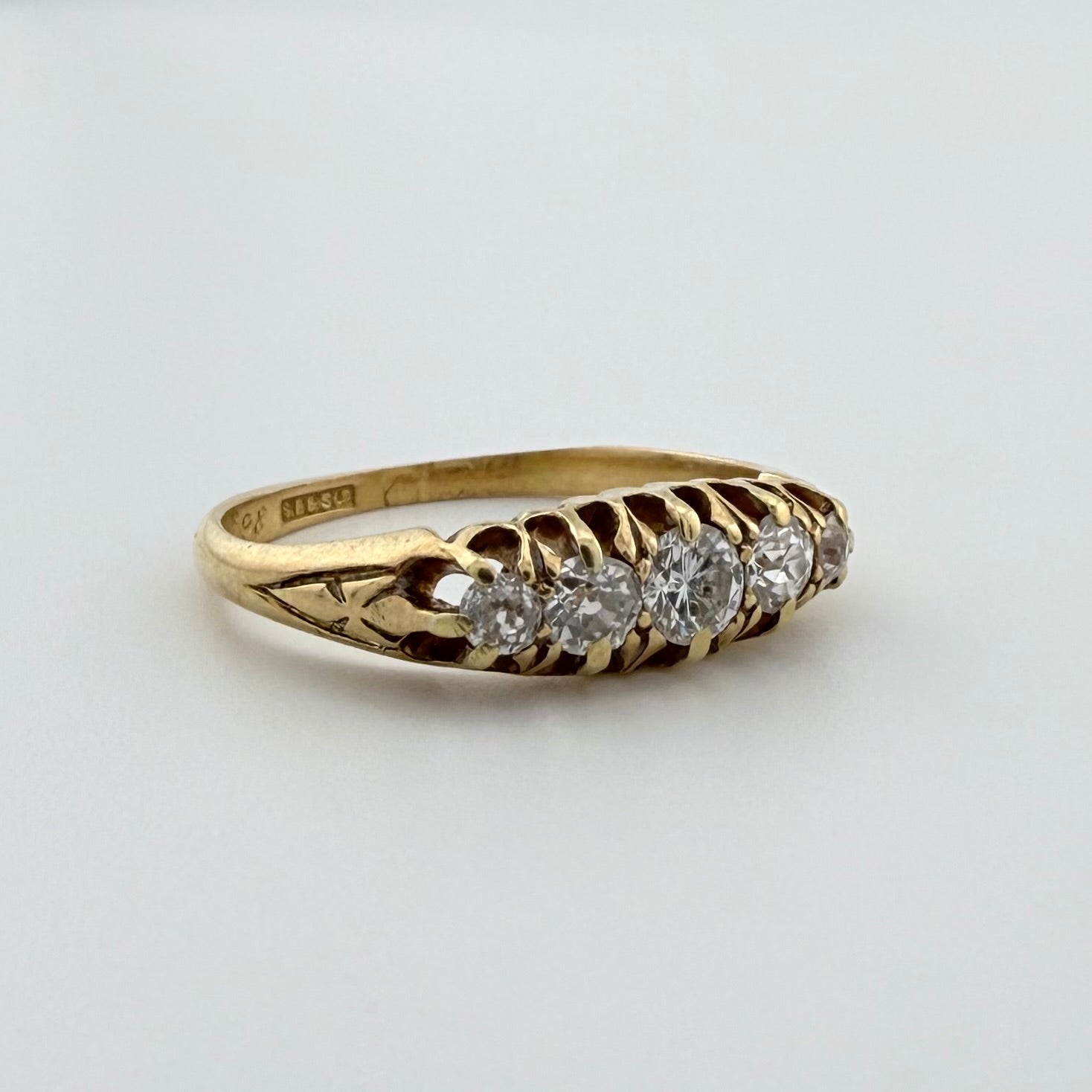 18ct Yellow Gold Antique Five-Stone Diamond Ring
