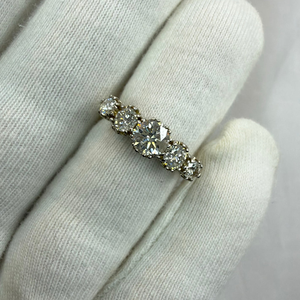 18ct gold 1.3ct Diamond Ring - Size L