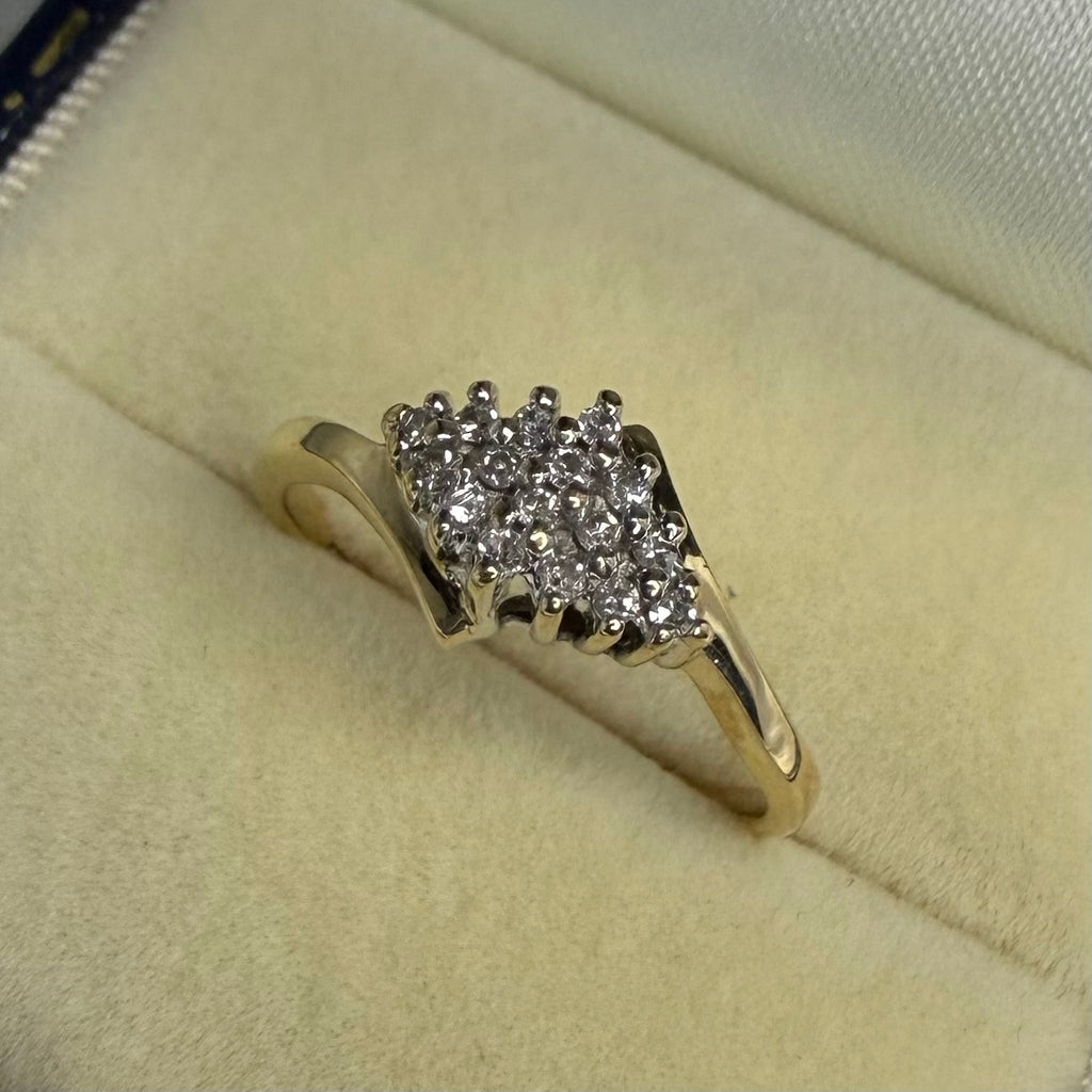 9ct Diamond Ring - Size I 1/2