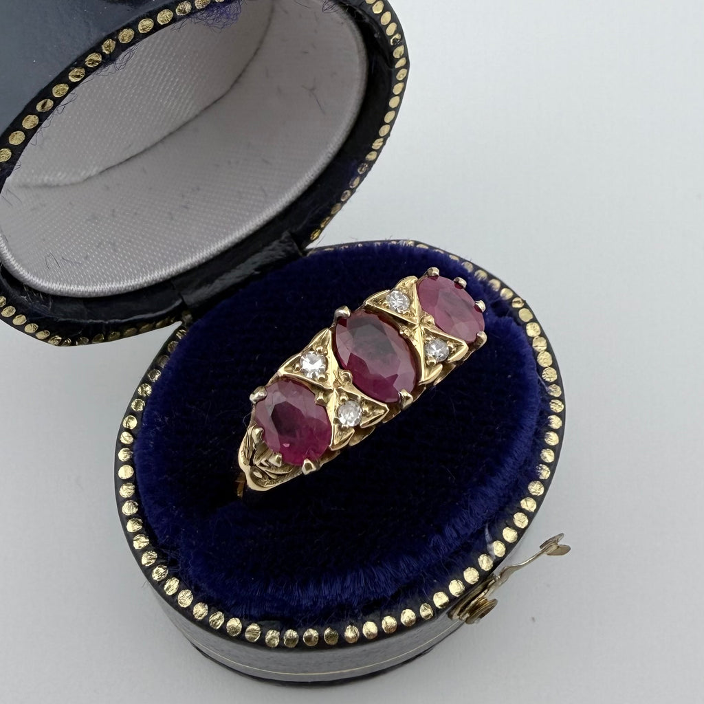 18ct Yellow Gold Antique Ruby & Diamond Ring c.Early 1900s