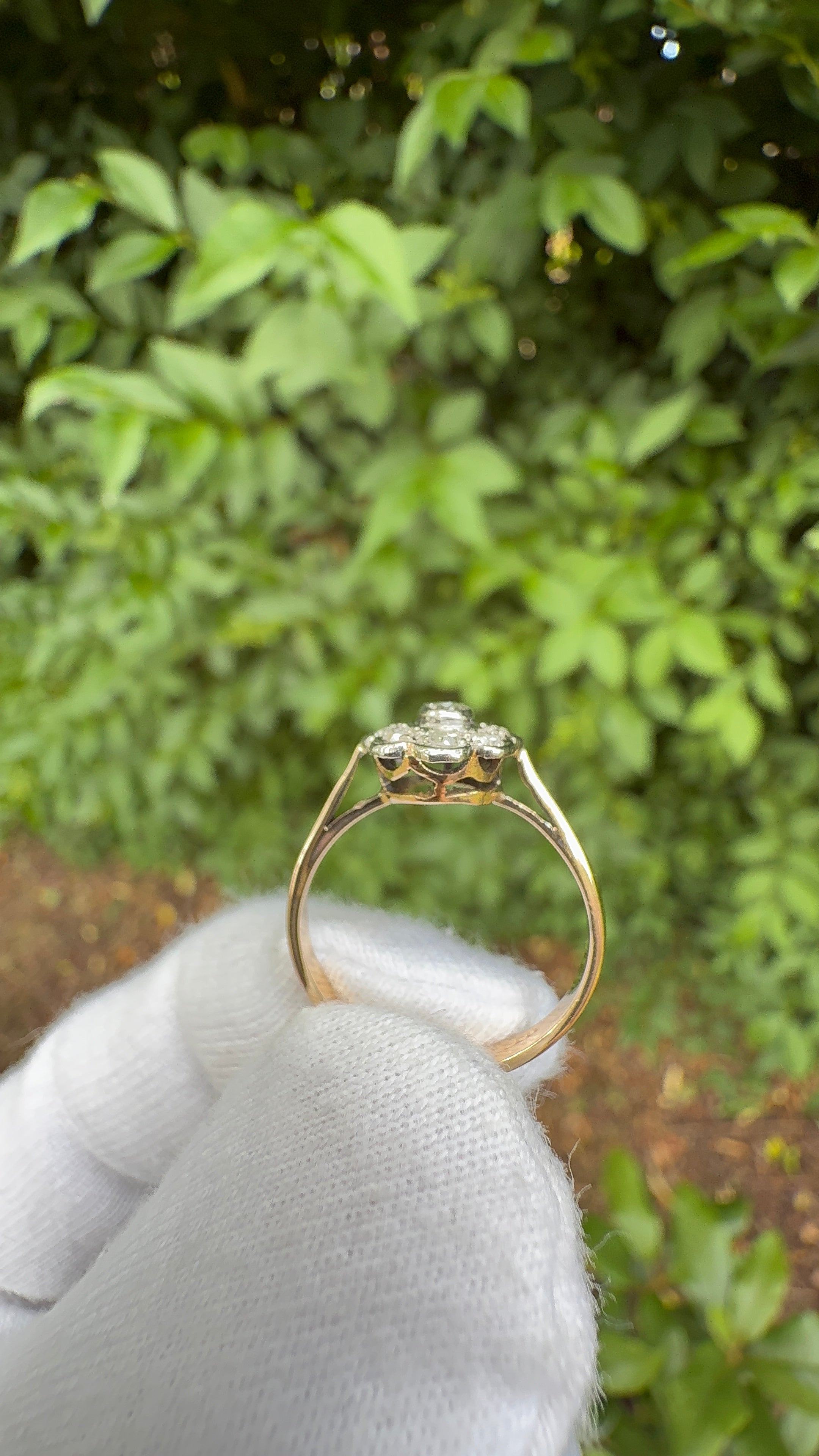 18ct Original Art Deco Daisy Diamond Ring | Size M