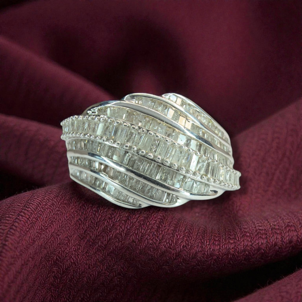 9K / 10K White Gold Diamond Dress Ring - Size P