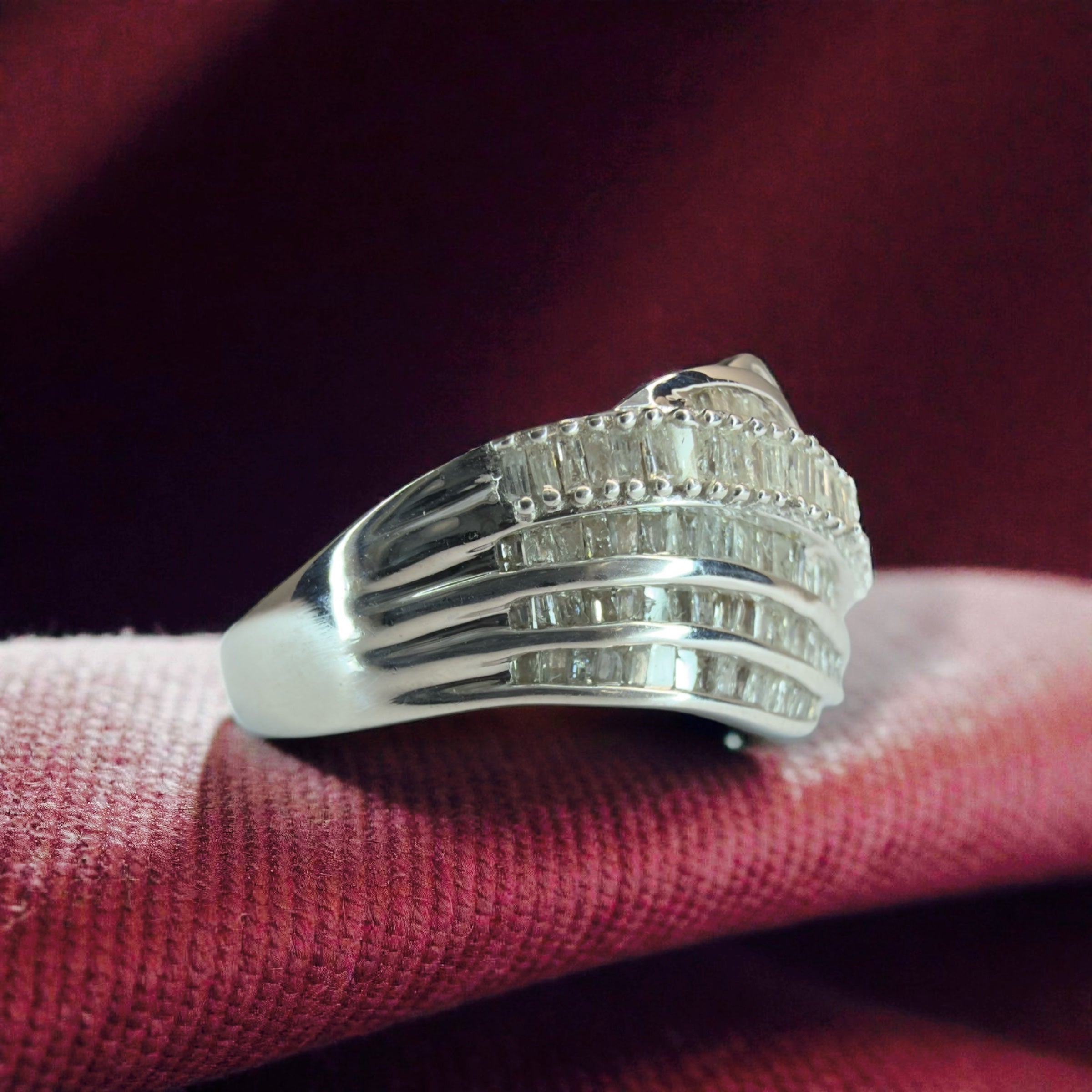 9K / 10K White Gold Diamond Dress Ring - Size P