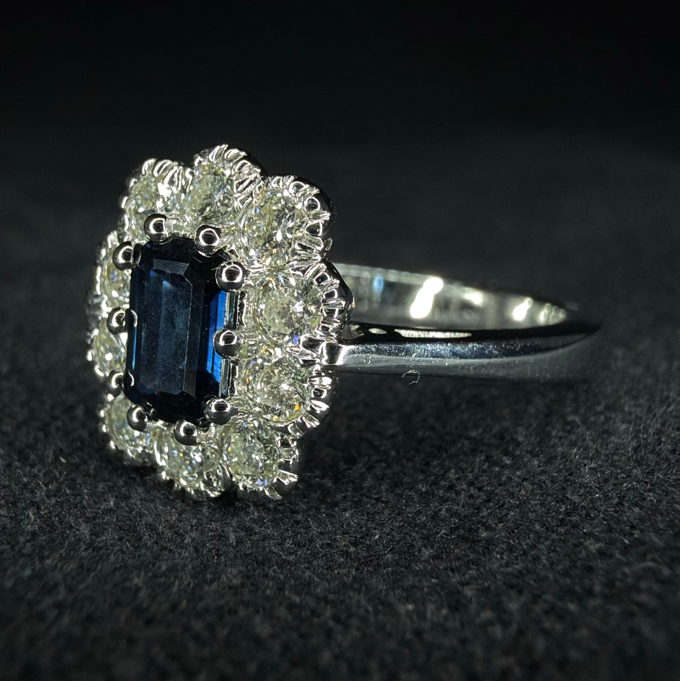 18ct White Gold Sapphire and Diamond Ring - Size M