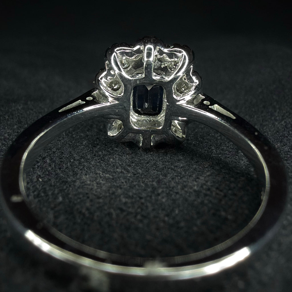 18ct White Gold Sapphire and Diamond Ring - Size M