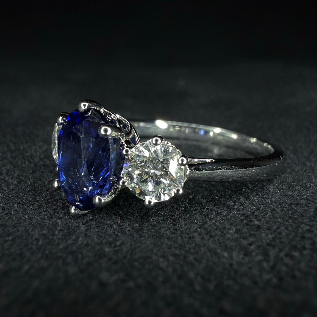 18ct Gold Natural Sapphire and Diamond Ring - Size M