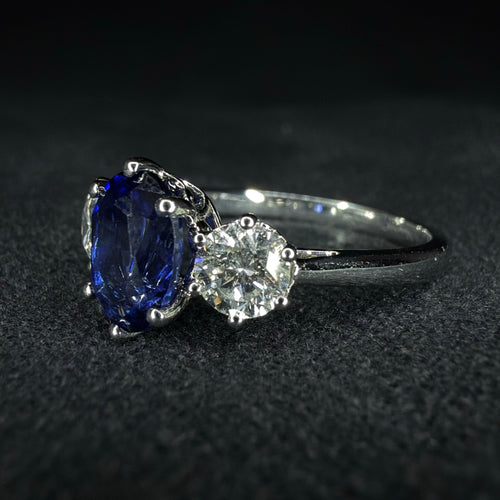 18ct Gold Natural Sapphire and Diamond Ring - Size M