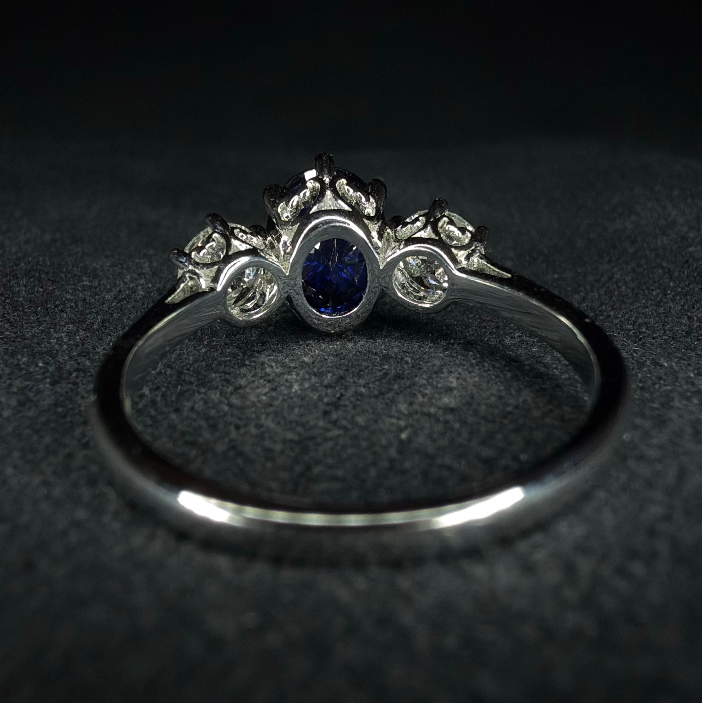 18ct Gold Natural Sapphire and Diamond Ring - Size M