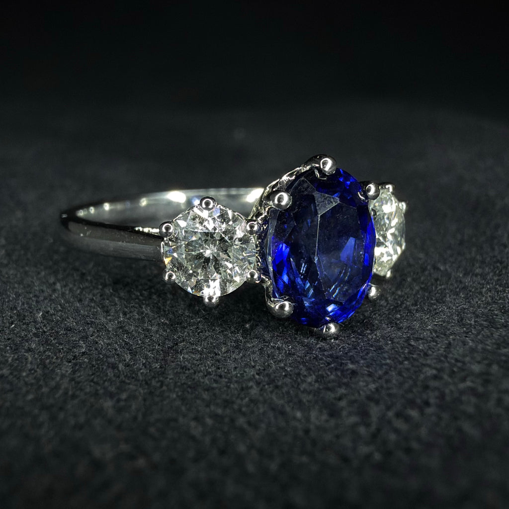 18ct Gold Natural Sapphire and Diamond Ring - Size M