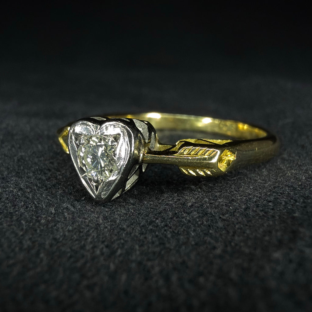 18ct Diamond heart and arrow ring - Size O