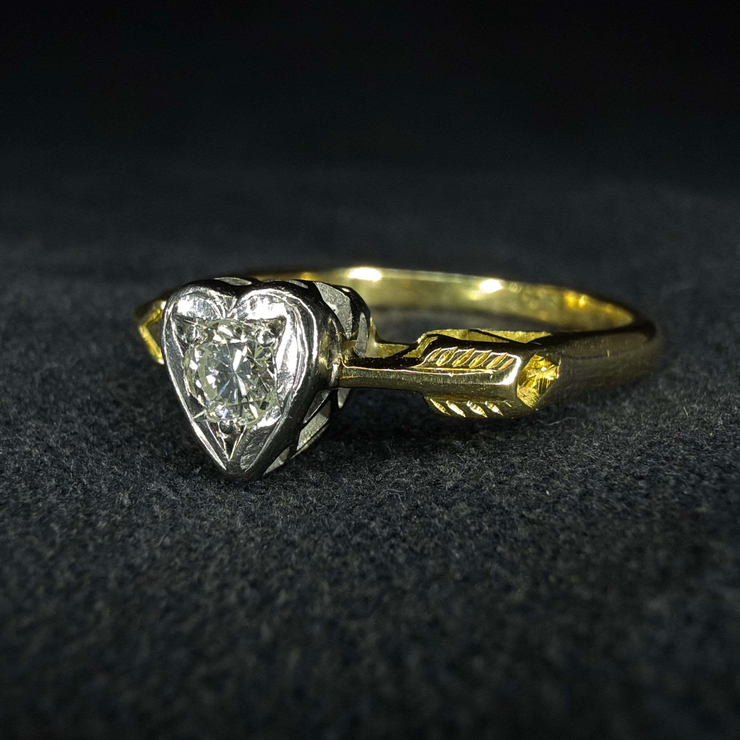 18ct Diamond heart and arrow ring - Size O