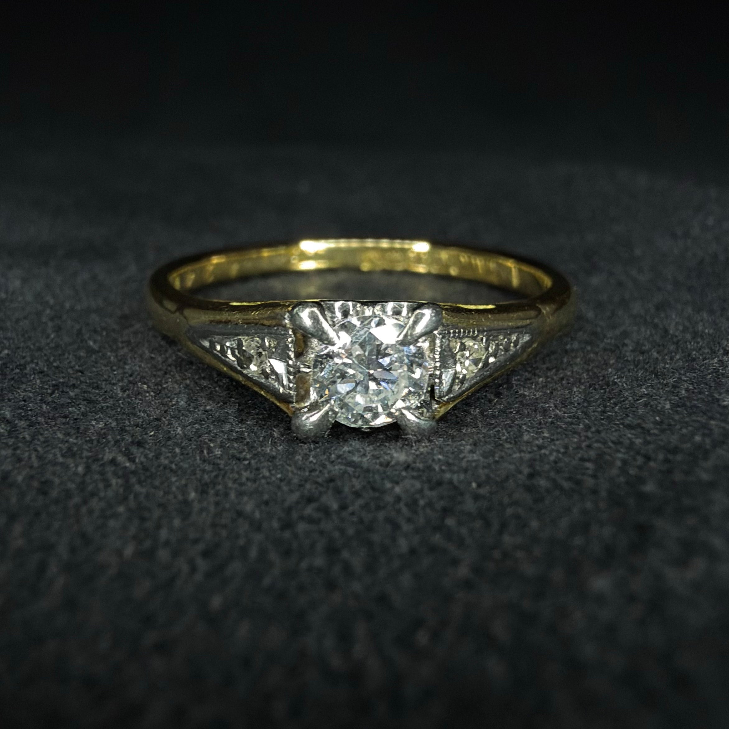 18ct Diamond Diamond Solitaire - Size N 1/2