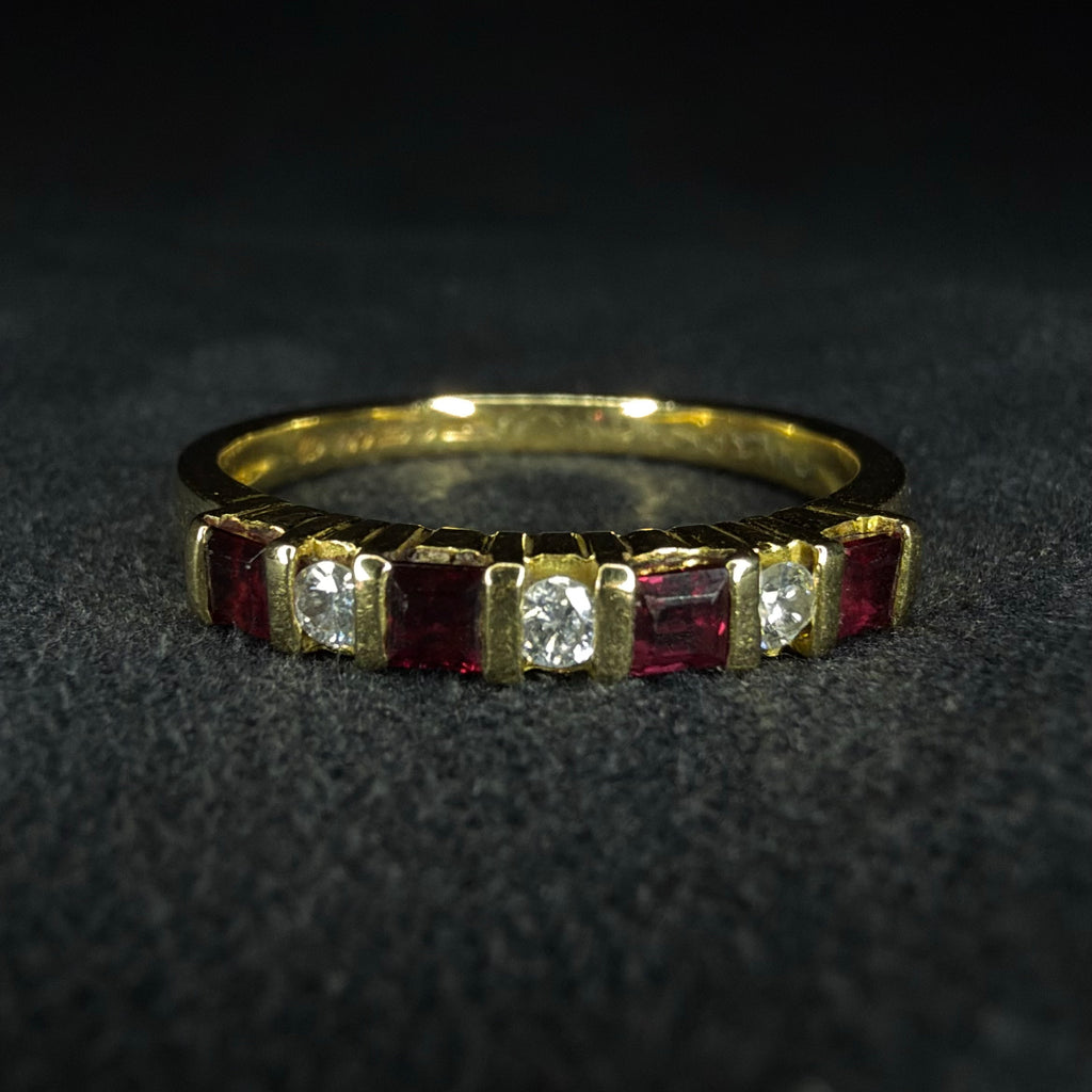 18ct gold vintage ruby and diamond band - Size O 1/2