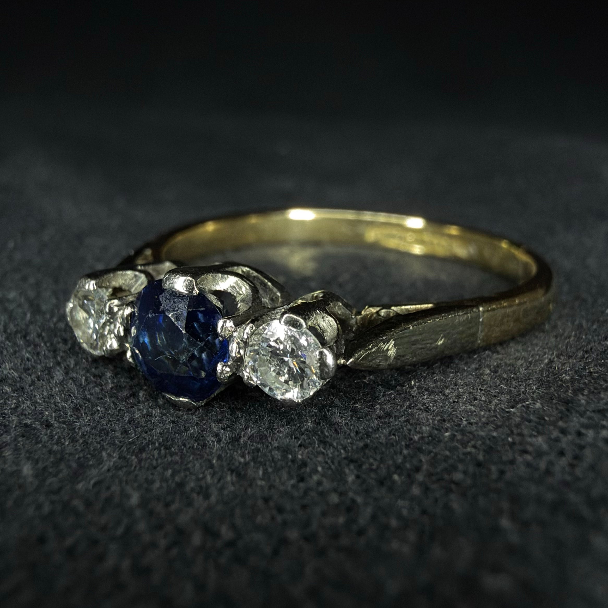 18ct Gold Sapphire and Diamond Trilogy Ring - Size P