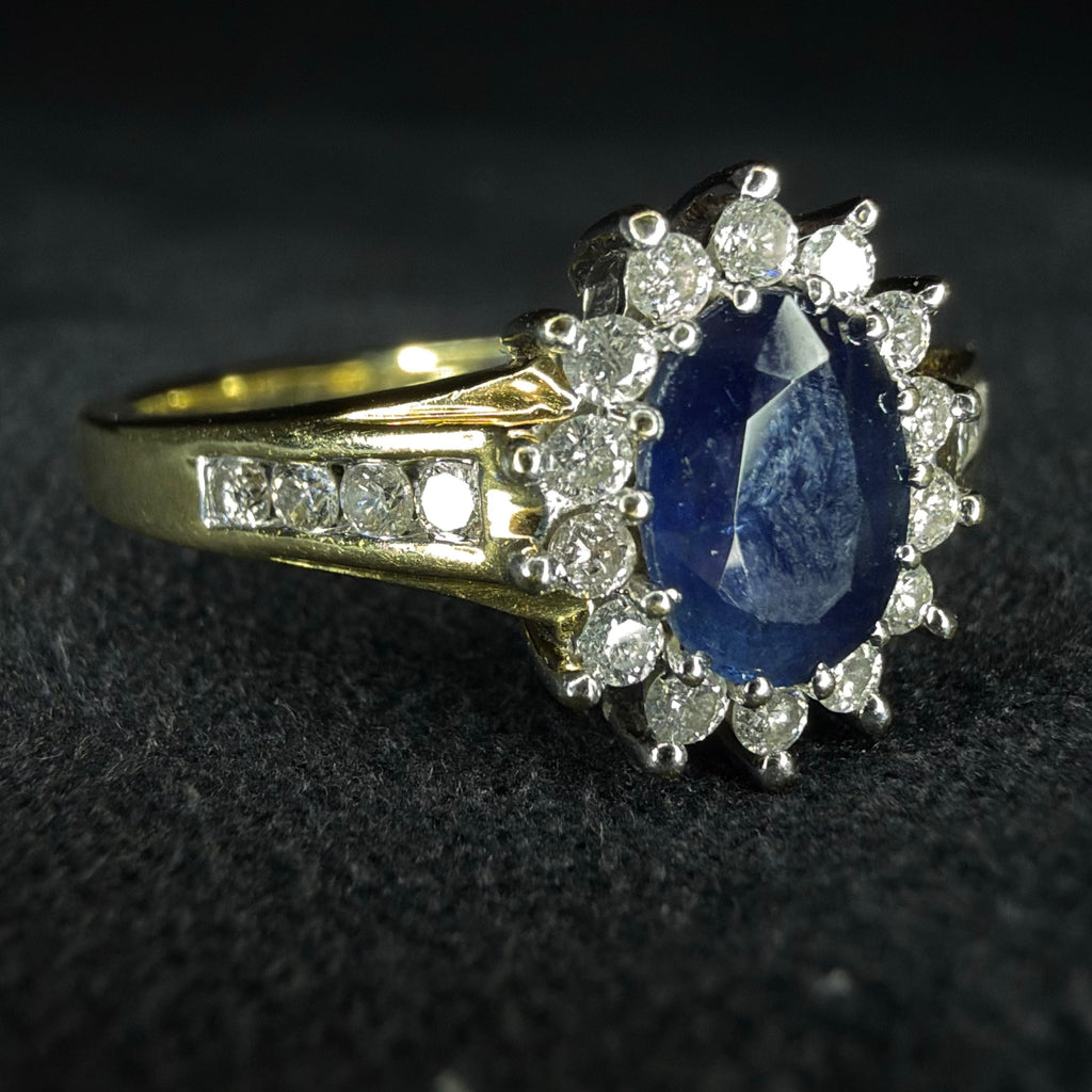 18ct Sapphire and Diamond Ring - Size R 1/2