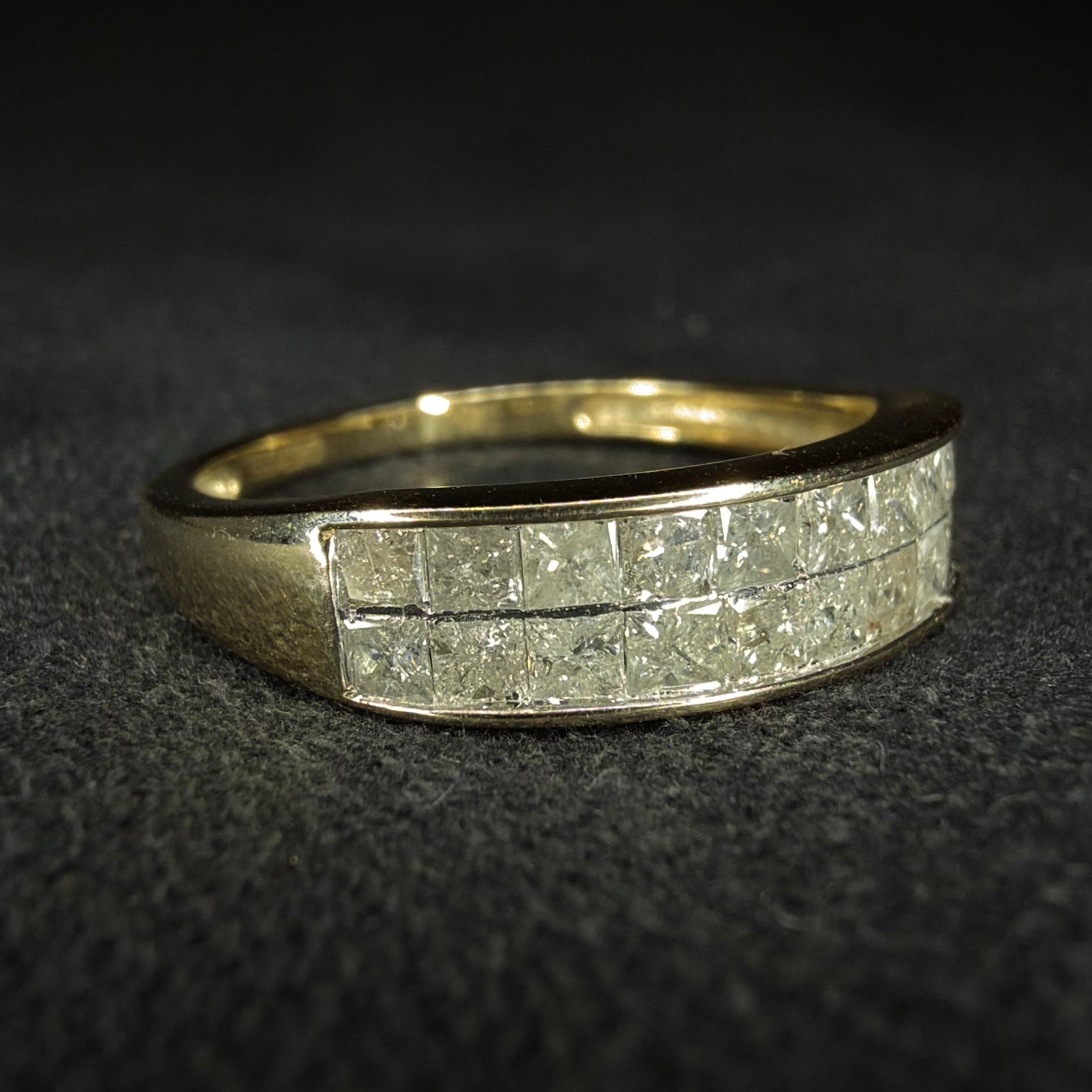 9ct Diamond Eternity Ring - Size P