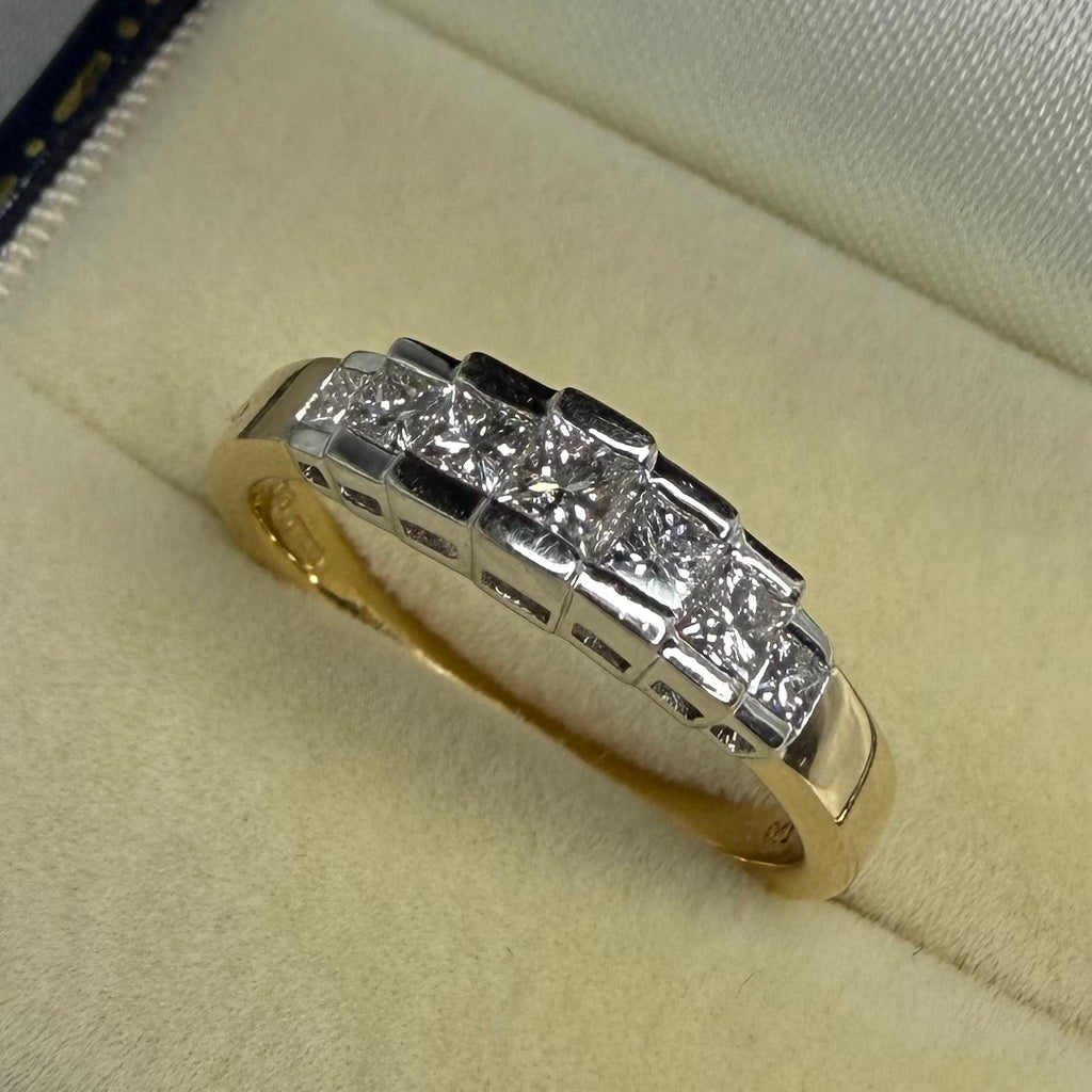 18ct Gold and Platinum Vintage Diamond Ring - Size M 1/2