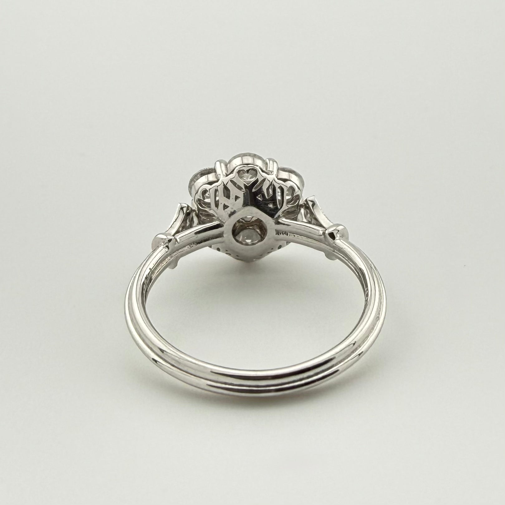 Plat 950 1.5ct diamond Daisy Ring - Size L 1/2